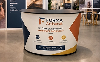 Mostrador curvo de PVC rígido para stand premium y hall de empresa