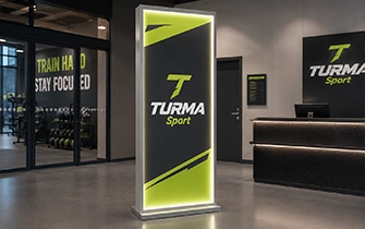 Tótem de aluminio luminoso con LED para halls premium y veladas corporativas