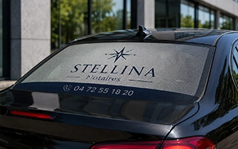 Vinilo microperforado en luna trasera con visibilidad conservada