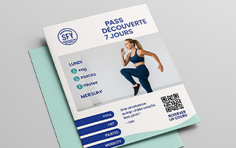 Hoja A4 simple complemento de un folleto comercial