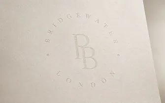 Papel cartas con filigrana personalizada visible en transparencia