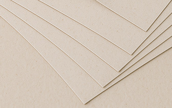 Papel reciclado blanco natural para folletos sostenibles