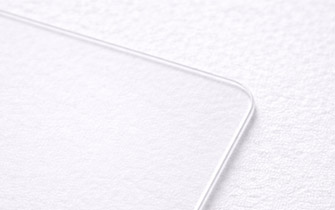 Tarjeta de visita transparente con esquinas redondeadas