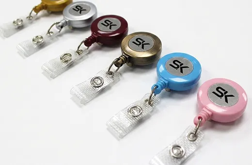 Yoyo extensible con cordón retráctil para acceso por badge